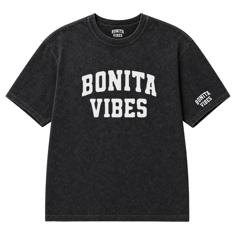 BONITA VIBES UNIVERSITY WHITE SCRIPTED TEE